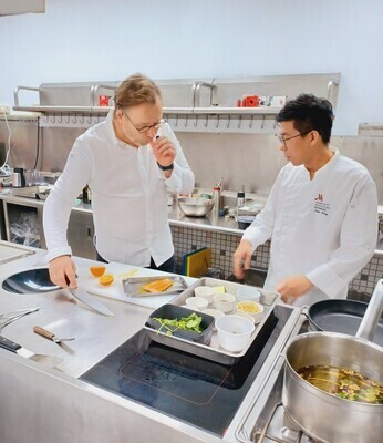 Thomas Bühner與Xavier Yeung交流