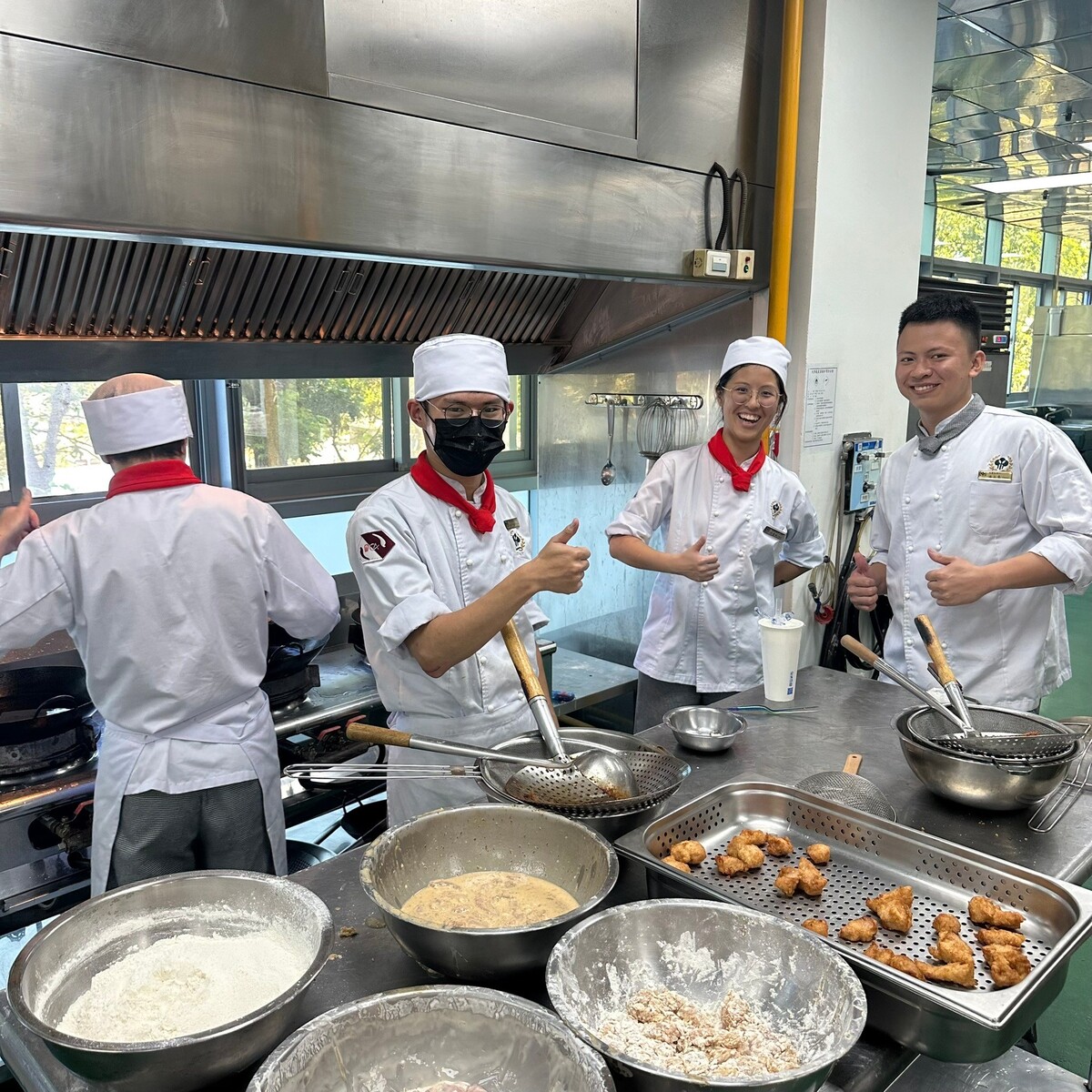 國廚認真的夥伴們-內場