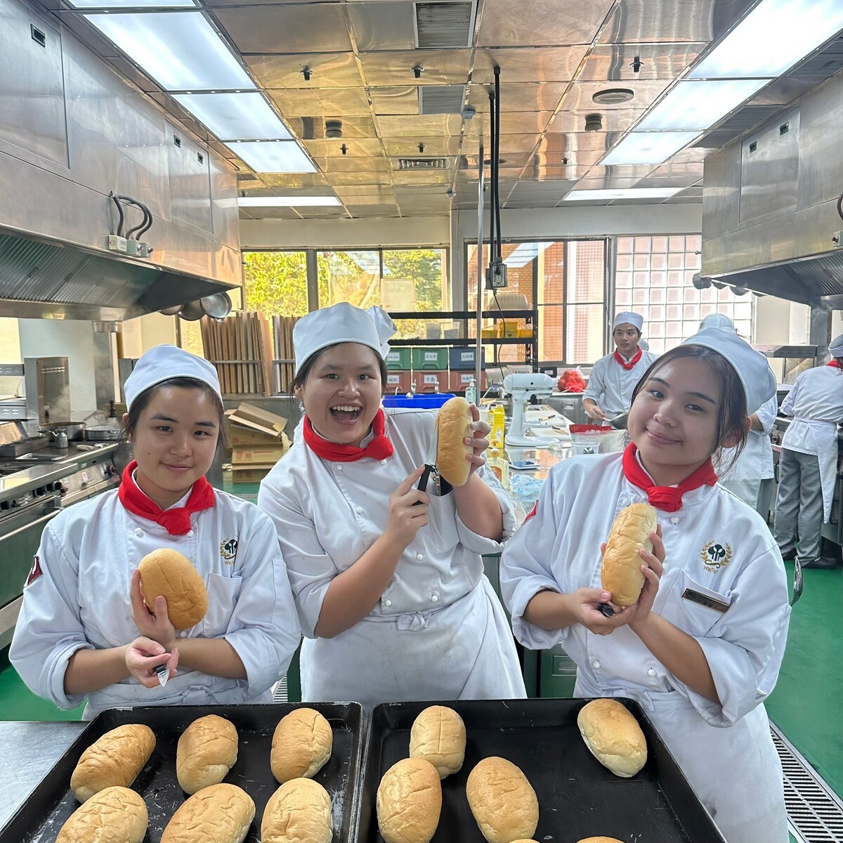 國廚認真的夥伴們-內場